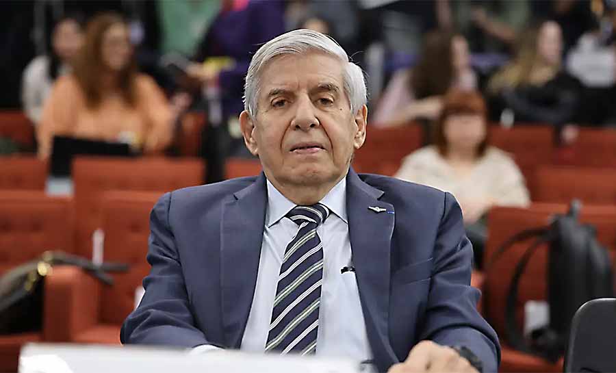 PGR é a favor de prisão domiciliar humanitária para general Heleno