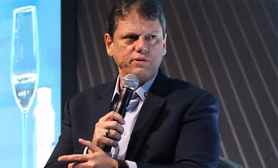 Nome da direita para 2026 tem que ajudar Bolsonaro, diz Tarcísio