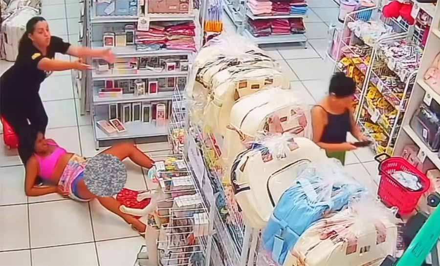 Vídeo: mulher dá à luz dentro de loja enquanto comprava enxoval