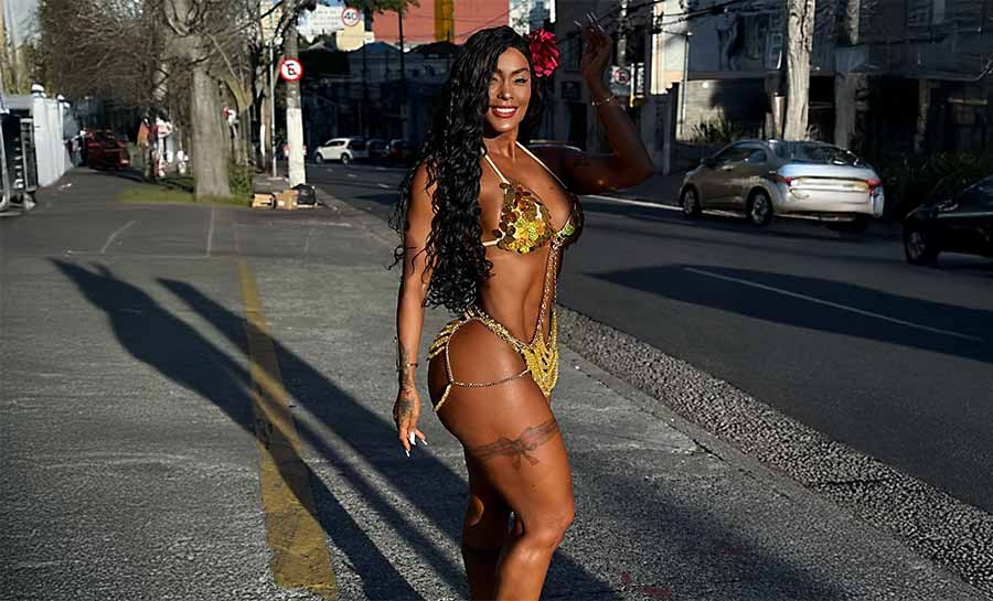 Rosiane Pinheiro renova bronzeado e faz cliques de biquíni; veja