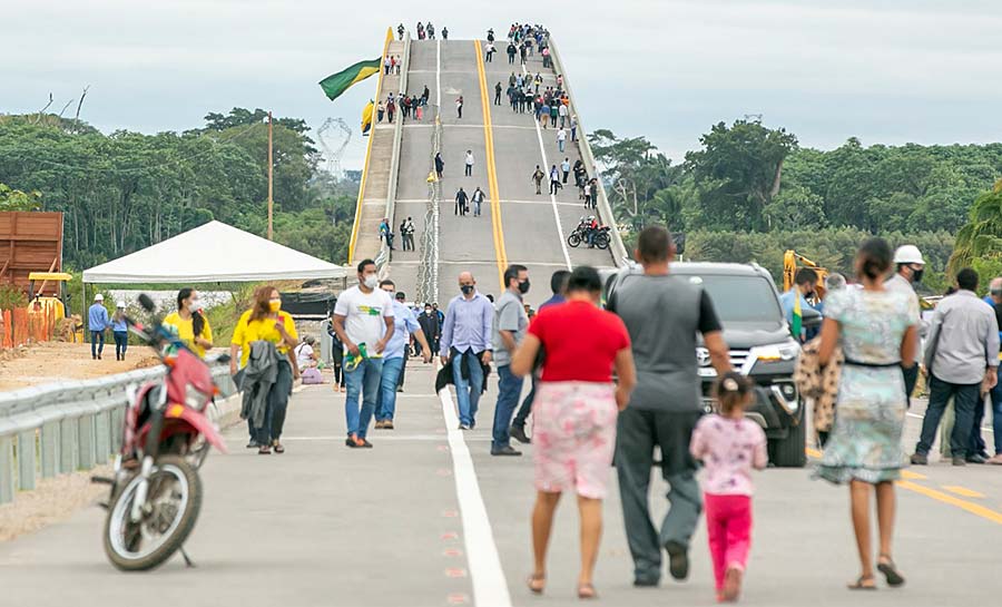 populacao na ponte